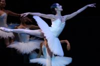1-Suite-en-blanc-Julie-Charlet-crÇdit-David-Herrero