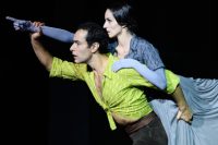 3-Les-Mirages-Davit-Galstyan-Le-Jeune-Homme-et-Julie-Charlet-LOmbre-crÇdit-David-Herrero