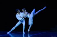 4-Suite-en-blanc-Alexandre-De-Oliveira-Ferreira-Alexandra-Surodeeva-crÇdit-David-Herrero
