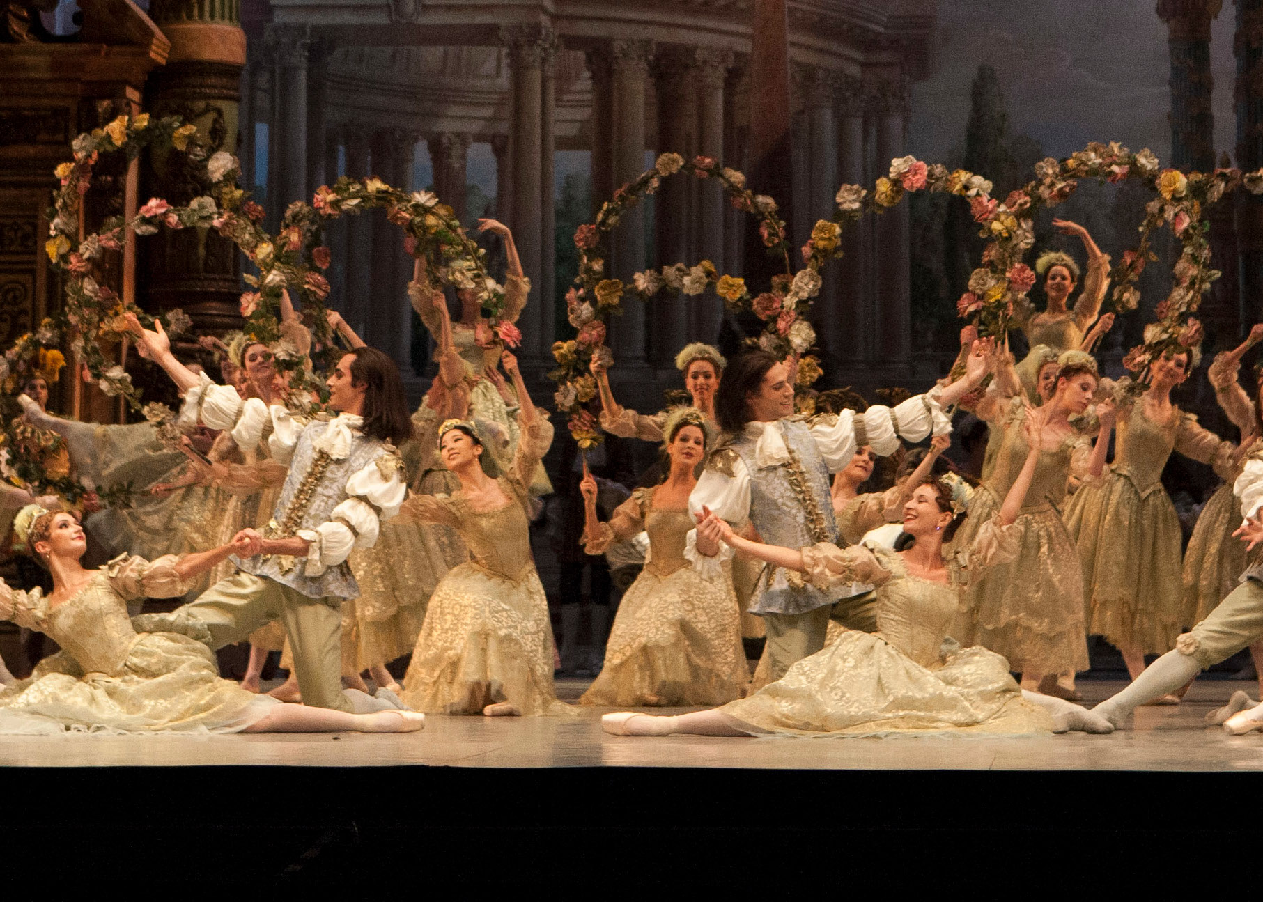 Saison 20242025 Le Ballet de l’Opéra de Paris Danses avec la plume