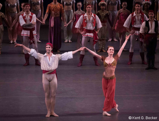 le-corsaire_mathias-heymann_gillain-murphy_saluts